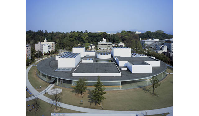 「金沢21世紀美術館」<br />撮影：中道淳／ナカサアンドパートナーズ　写真提供：金沢21世紀美術館