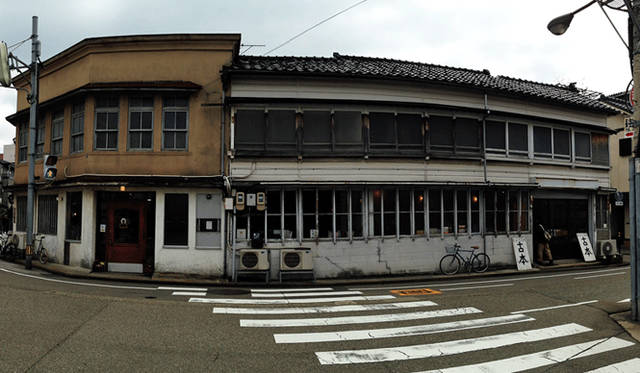 「オヨヨ書林 せせらぎ通り店」