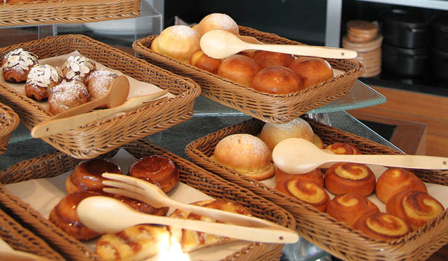 「サンカラ ホテル＆スパ屋久島」は、朝焼き上がる自家製ベーカリーも絶品