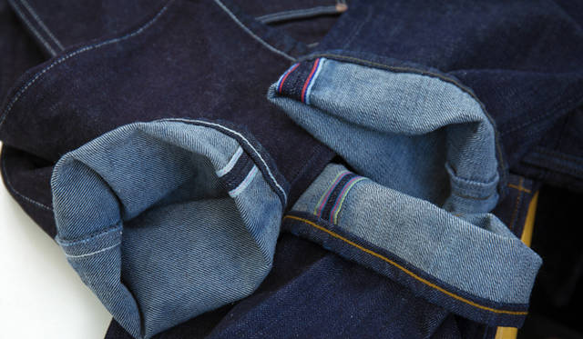 デニム地ごとにセルヴィッジのカラーは異なる