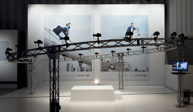 会場には全方位からの撮影により、立体的な写真作品を作り出す「360°カメラ」を設置