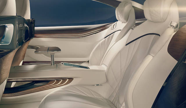 よりパーソナル性を高めた後席