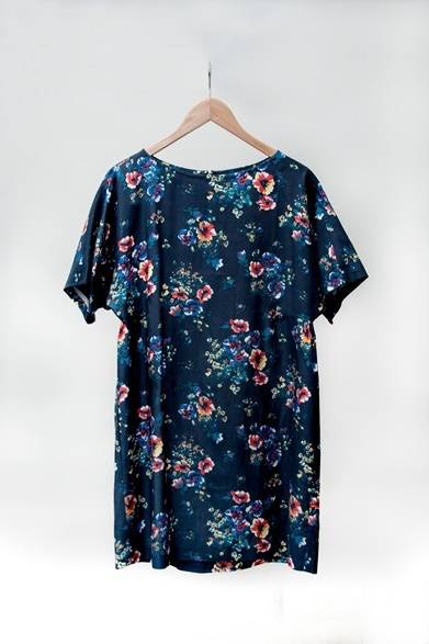 <strong>united bamboo｜ユナイテッドバンブーとエイミー・メリックによる限定ストア登場</strong><br /><br />フラワープリント ワンピース<br />色｜ネイビー<br />価格｜4万2000円<br /><br /><br />united bamboo × Amy Merrick<br />ポップアップストア<br />期間｜4月30日（水）～5月11日（日）<br />営業時間｜10：30～20：00<br />場所｜伊勢丹新宿店3階 ウエストパーク プロモーション<br />http://unitedbamboo.jp/