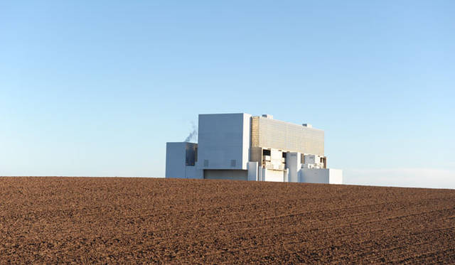 <strong>MARGARET HOWELL｜マーガレット・ハウエル</strong>　ARCA『Slacklands』出版記念写真展開催　「Torness」 Photo by Corinna Dean