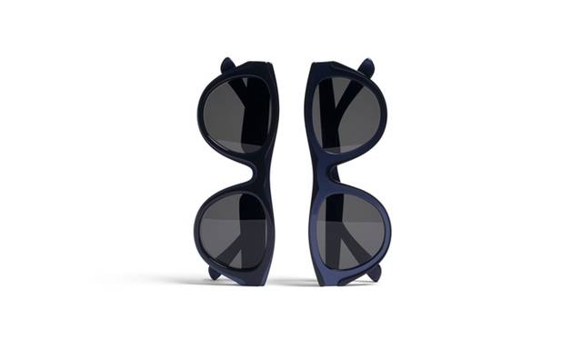 <strong>MYKITA + Maison Martin Margiela｜コラボレーションのサングラスコレクション発表</strong>　MMDUAL003 MMDUAL004  Blue/Navy Blue 5万6500円（税抜）