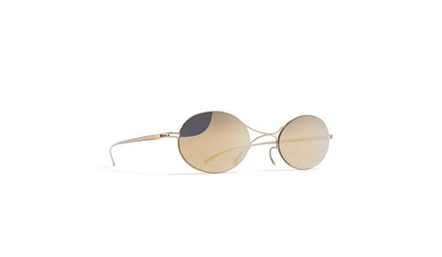 <strong>MYKITA + Maison Martin Margiela｜コラボレーションのサングラスコレクション発表</strong>　MMESSE001 Gold 5万6500円 (税抜）
