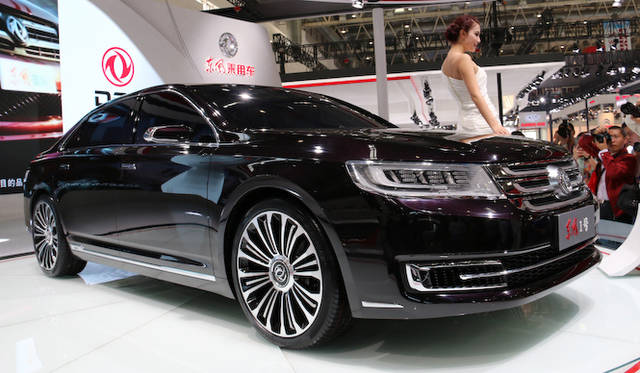 3月にPSAプジョー-シトロエン株の14パーセントを取得することで合意した東風汽車による最高級車「東風1号」。一見フォルクスワーゲン「フェートン」を彷彿とさせるが、ベースは旧シトロエン「C6」である。