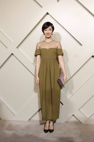 <strong>BURBERRY｜上海旗艦店のオープニングイベント開催</strong>　グイ・ルンメイ