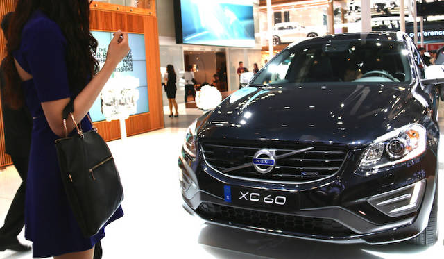 北京モーターショー2014の会場で。ボルボのブース