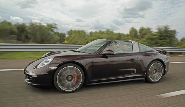 アドリア海に面したイタリア南部の街を舞台に、九島辰也氏がテストドライブ