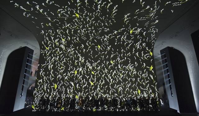 <strong>DIOR HOMME｜上海にてランウェイショーを開催</strong>　2014-15年ウィンターコレクションのランウェイショー