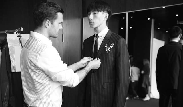 <strong>DIOR HOMME｜上海にてランウェイショーを開催</strong>　バックステージ