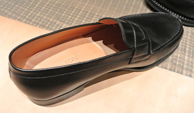 <strong>J.M. Weston｜ジェイエムウエストン</strong><br />クリエイション・ディナーでのスペシャルオーダーの様子。定番モデルのローファー