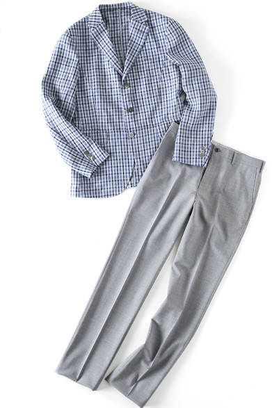 <strong>「クールパステル」</strong>　最高級の素材をあえてカジュアルなデザインに仕立てる贅たくさや、大人の着崩しの醍醐味を提案するタケオキクチのレーベル「40ct＆525 BY TAKEO KIKUCHI」。スラックスの素材は、“暑さのなかでは涼しく、 寒さのなかでは暖かい”体温調節機能を引き出す高機能素材「クールマックストロピカル」を使用。家庭で洗えるウォッシャブル対応なのもうれしい。<br />ジャケット4万1040円、スラックス1万7280円（タケオキクチ／阪急メンズ東京5階）