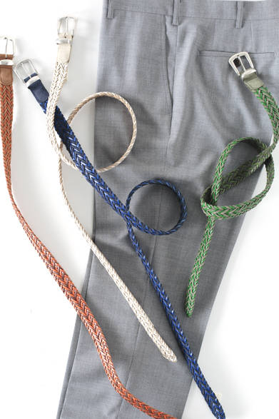 <strong>「クールパステル」</strong>　カジュアルスタイルを引き立たせるメッシュベルトは、フランス製らしいカラーリングが魅力。<br />メッシュベルト各1万5120円（アンボワーズ／阪急メンズ東京地下1階）