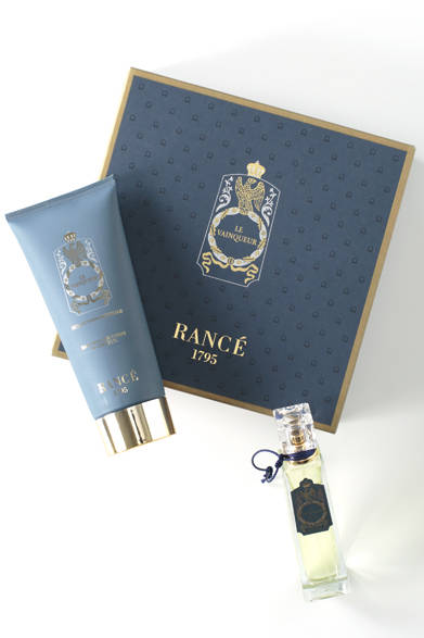 <strong>「クールパステル」</strong>　フランソワ・ランセによって創られ、200年以上にわたって受け継がれるフレグランスメゾン「ランセ」。今回は、ランセのメンズフレグランスのなかでもアロマティックな爽やかさで人気の香り“ル・ヴァンカー”オードパルファン（50ml）とシャワージェル（200ml）がセットになった数量限定コフレが登場。ル・ヴァンカーはナポレオンI世に捧げた香りとされ、「征服者」という意味をもつ。<br />ランセ“ル・ヴァンカー”シャワージェルコフレ1万800円（ランセ／阪急メンズ東京1階）