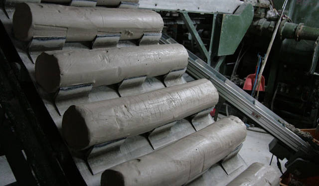 新テーブルウェア「Common」　セラミックは西海陶器が担当