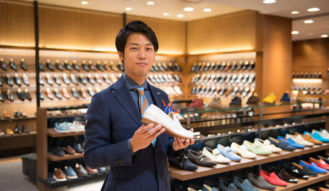 <strong>ISETAN MEN’S｜伊勢丹</strong>　伊勢丹新宿店メンズ館地下1階＝紳士靴売場「クラシック」担当　小黒龍一さんが薦めるのは、「CHURCH’S」の“PEMBREY”だ。靴5万5000円[税抜]（チャーチ／伊勢丹新宿店メンズ館）