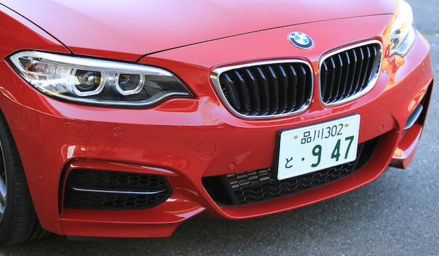 ヘッドライトはバイキセノン。リング部分のみLEDが採用される<br />