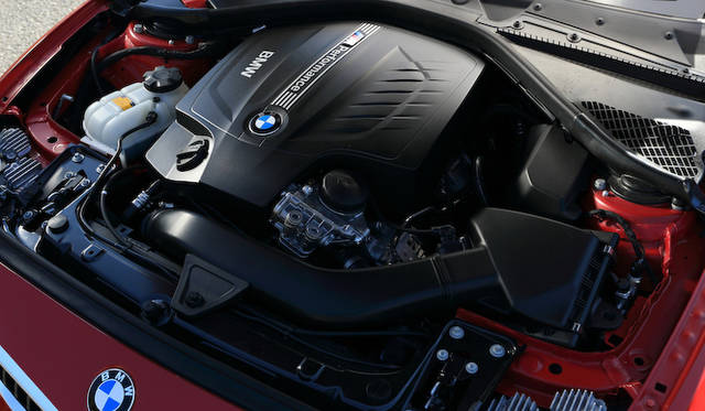 ターボをそなえた3リッター直列6気筒は、最高出力240kW（326ps）/5,800rpm、最大トルク450Nm（45.9kgm）/1,300-4,500rpmを発揮する<br />