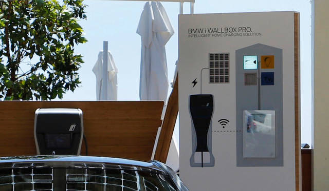 発電量を計算し、電力の過不足分をコントロールするウォールボックス。足りない分はグリッド電力から補充し、過剰分は家庭用にまわされる