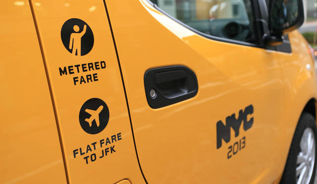 メーター料金、ただしJFK国際空港までは固定料金というイエローキャブの料金体系を明示