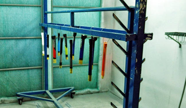 車種によってフレームデザインは異なるが、フレーム、デカール（ステッカー）のカラーと、仕上げまでチョイスが可能 