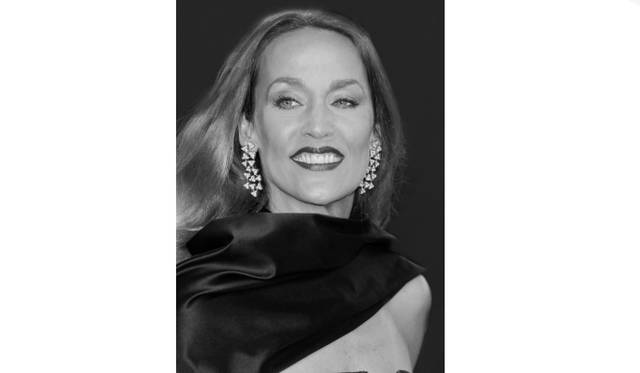 <strong>FENDI｜フェンディとアイコニックな女性たちがチャリティオークション開催中</strong>　ジェリー・ホール