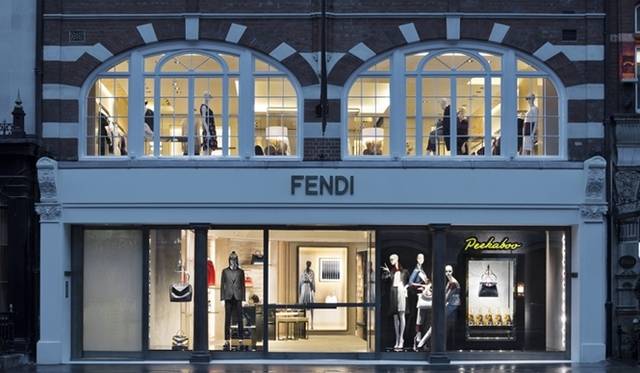 <strong>FENDI｜フェンディとアイコニックな女性たちがチャリティオークション開催中</strong>　ニュー・ボンド・ストリートの新旗艦店
