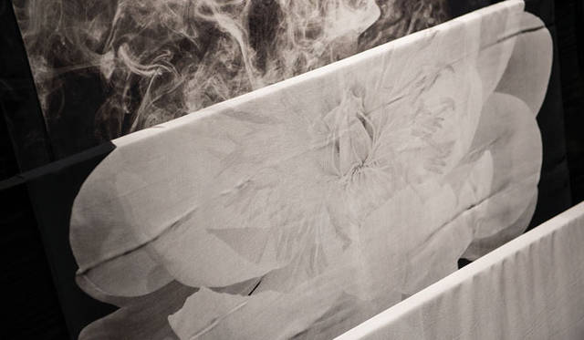 スカーフは2万円～5万3000円