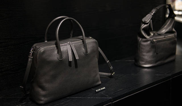 下駄（ゲタ）にインスパイアされたバッグシリーズ