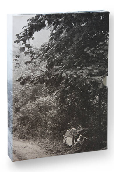 <strong>Iris Garden</strong><br />著者｜John Cage、出版社｜little brown mushroom