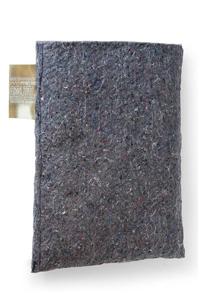 <strong>憶測展覧会図録</strong><br />著者｜秋山伸、出版社｜エディションノルト