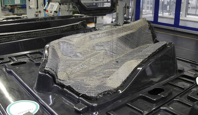 予備形成された炭素繊維のスタック