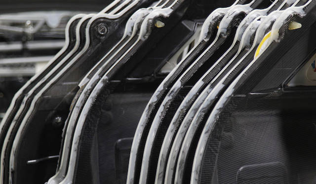 完成したCFRP製のボディコンポーネント