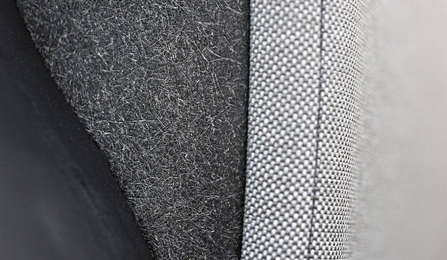 リサイクル炭素繊維は、ルーフや室内の一部パーツとしてもしようされる
