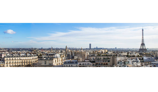 パリの中心部に位置する「ザ･ペニンシュラパリ」のルーフトップからの眺めは圧巻！