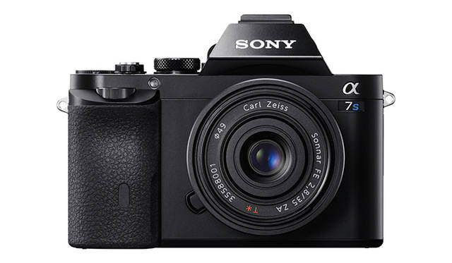 単焦点レンズ Sonnar T* FE 35mm F2.8 ZA 装着時