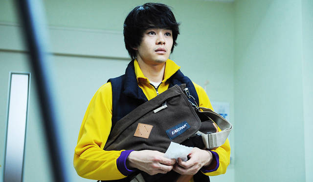 次男役　池松壮亮　© 2013「ぼくたちの家族」製作委員会