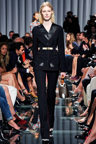 <strong>LOUIS VUITTON