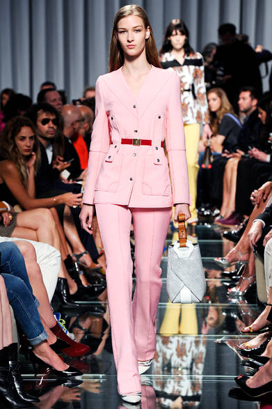 <strong>LOUIS VUITTON