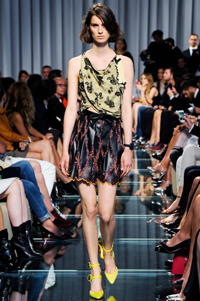 <strong>LOUIS VUITTON