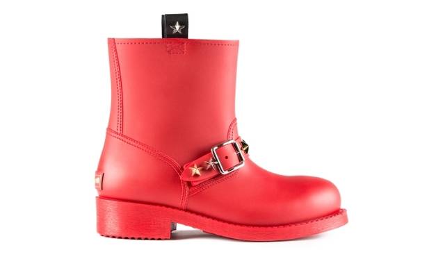 <strong>Just Cavalli｜新作レインブーツが今年も登場</strong>　ショートタイプ　レッド　2万8000円