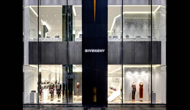 <strong>GIVENCHY BY RICCARDO TISCI｜日本初の路面旗艦店が表参道にオープン</strong>　