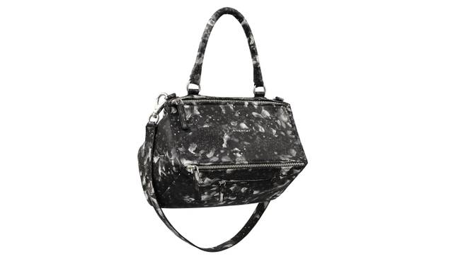 <strong>GIVENCHY BY RICCARDO TISCI｜日本初の路面旗艦店が表参道にオープン</strong>　PANDORA　29万円（税抜き）