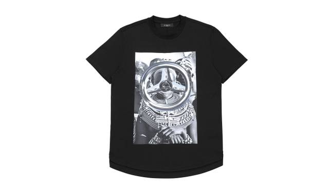 <strong>GIVENCHY BY RICCARDO TISCI｜日本初の路面旗艦店が表参道にオープン</strong>　AFRICAN LADY T-shirt　6万3000円（税抜き）