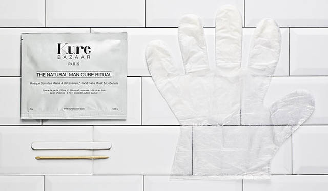 キュアバザー ナチュラル マニキュア ケアキット（ハンド＆ネイル用マスク）1080円