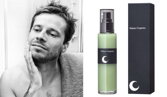 <strong>Wakan Organics｜ワカン オーガニクス</strong><br />世界に1523品種あるホホバのなかでも、No.1のクオリティに認定された「KEIKO種プレミアムホホバオイル」を100％使用