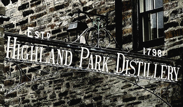 <strong>HIGHLAND PARK｜ハイランドパーク</strong>　1978年、北欧とスコットランドの文化が交差する「オークニー諸島」で創業したハイランドパーク