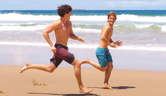 © 2012 HOPSCOTCH FEATURES PTY LTD, THE GRANDMOTHERS PTY LTD, SCREEN AUSTRALIA, SCREEN NSW, CINÉ-@, MON VOISIN PRODUCTIONS, GAUMONT, FRANCE 2 CINÉMA.